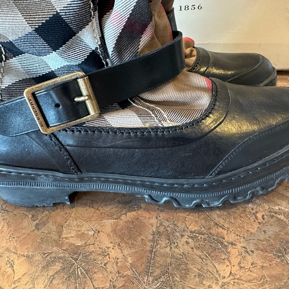 Burberry Black Leather & Beige Plaid Shearling-Trim Boots - Picture 14 of 14